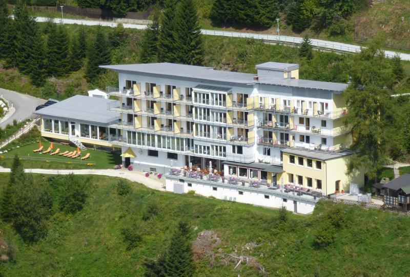 Sonnenhotel Zaubek Treffen Extérieur photo