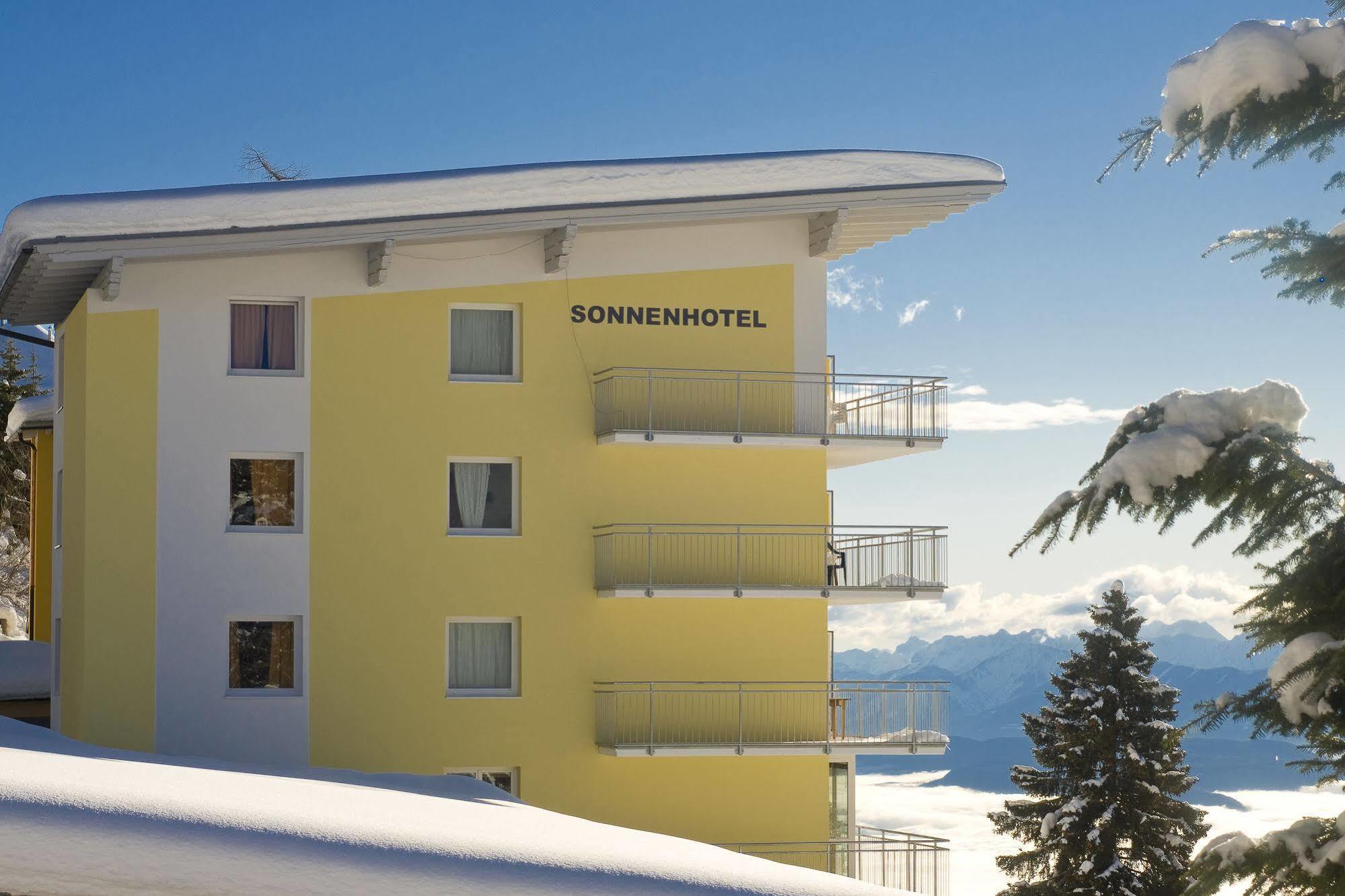Sonnenhotel Zaubek Treffen Extérieur photo