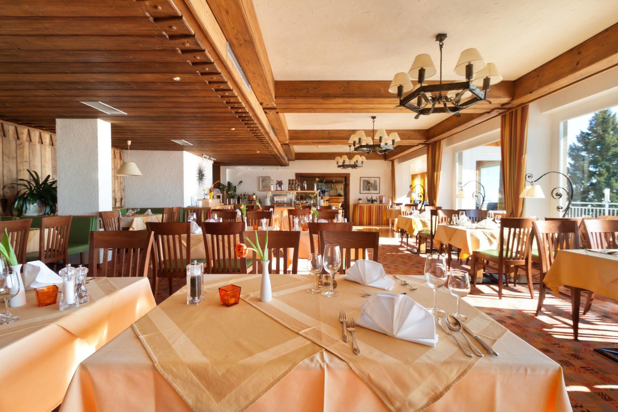 Sonnenhotel Zaubek Treffen Extérieur photo