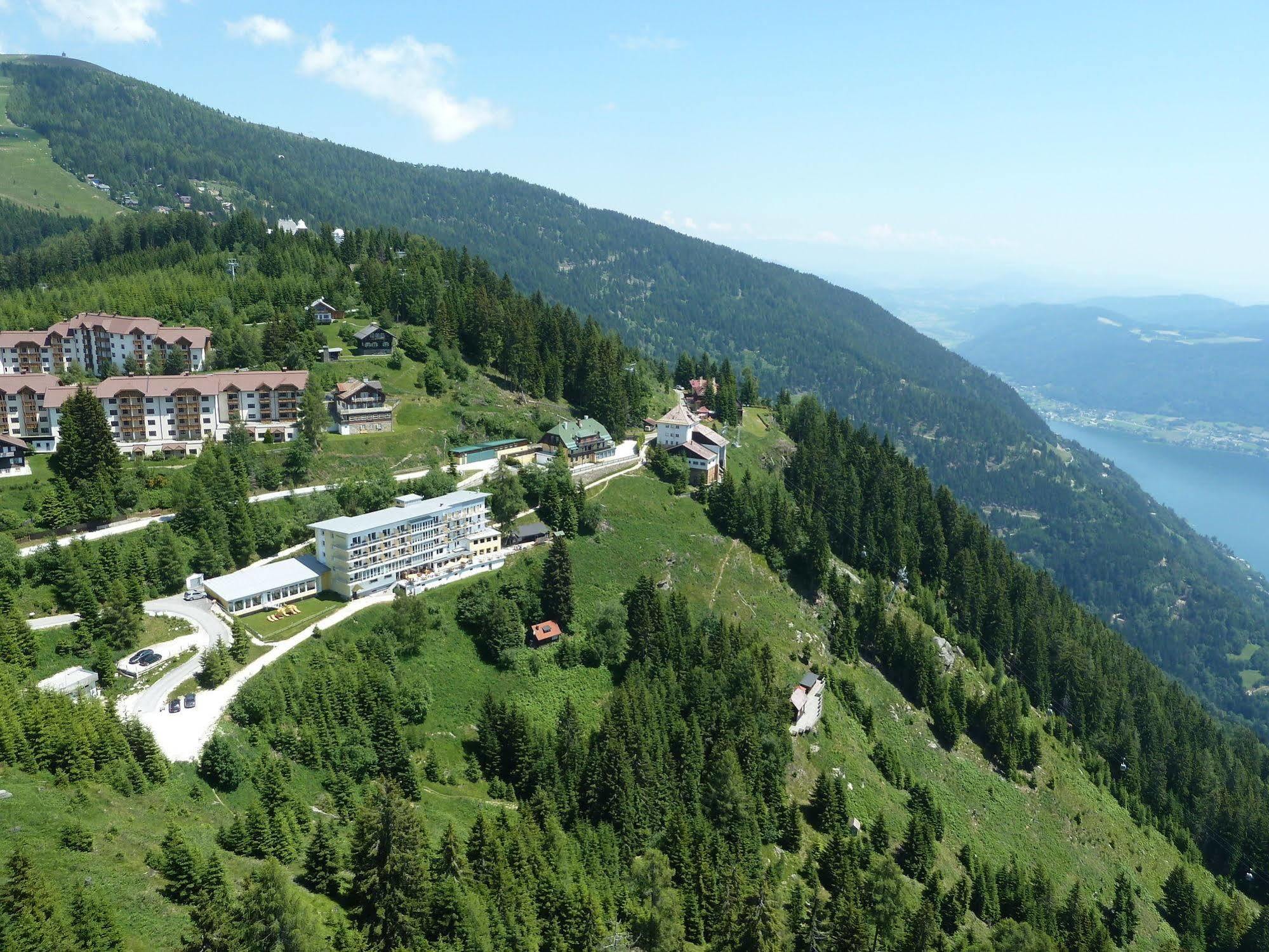 Sonnenhotel Zaubek Treffen Extérieur photo