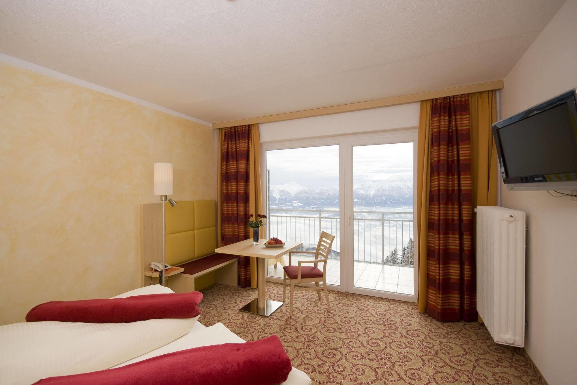 Sonnenhotel Zaubek Treffen Extérieur photo